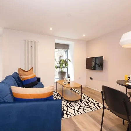 Argyl - Abbey Gate Near Holyrood