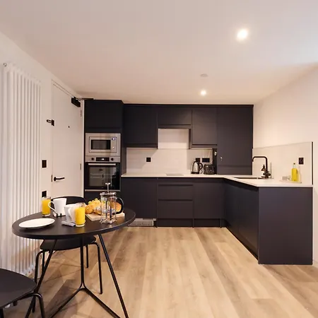 Argyl - Abbey Gate Near Holyrood