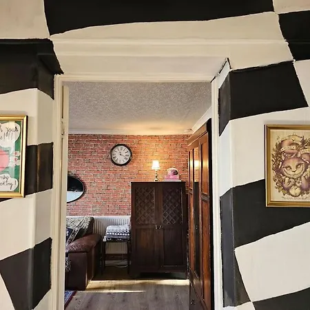 Oxgang's Shabby Chic Apartman Edinburgh