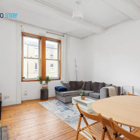 2 Bed - 7 Min Walk Train Station * Edinburgh