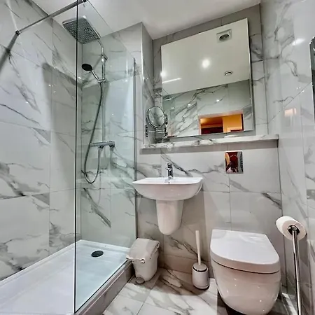 Spectacular 2 Bed, 2 Bath In Centre Édimbourg