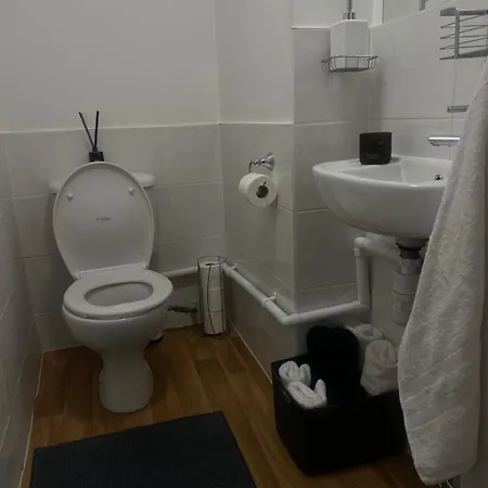 شقة Old Town Apartment, *