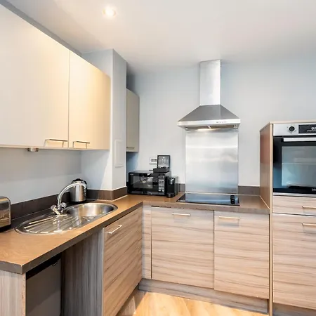 Lägenhetshotell Staycity West End 4*