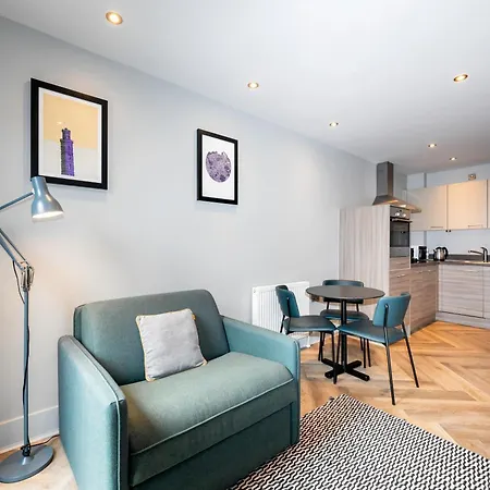 Staycity West End 4* إدنبرة