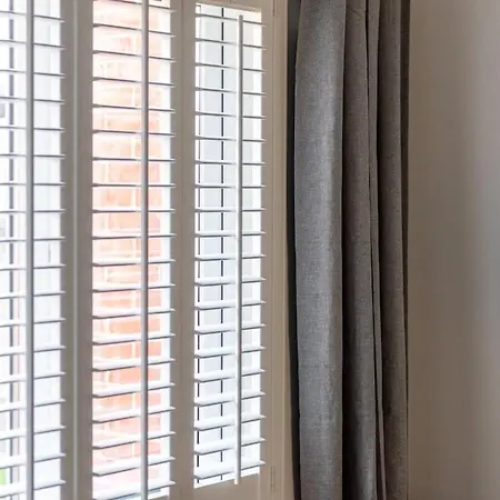 Casa vacanze 4 Bedroom House - Free Parking *