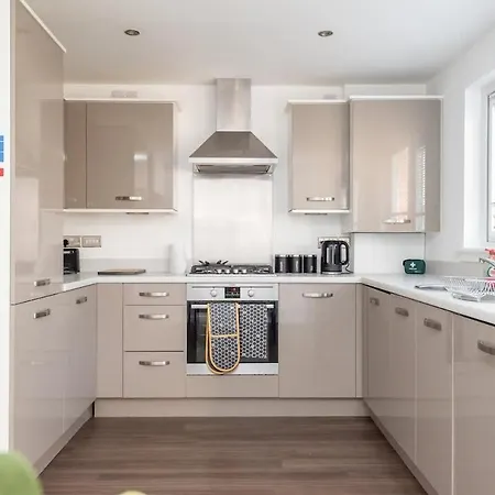 4 Bedroom House - Free Parking * Edimburgo