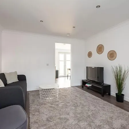 4 Bedroom House - Free Parking * Edimburgo