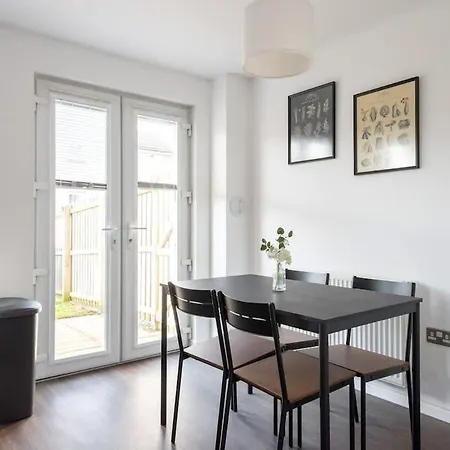 4 Bedroom House - Free Parking Casa vacanze Edimburgo