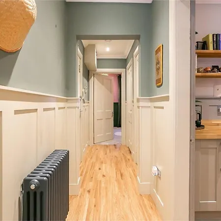 Charming 1 Bedroom In Edinburgh's West End