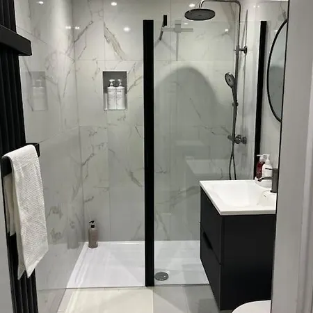 דירה Cosy Apartment, Free Street Parking אדינבורו