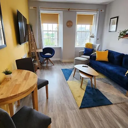 The Eyrie At Tweeddale Court - Historic Royal Mile Apartment Edinburgh