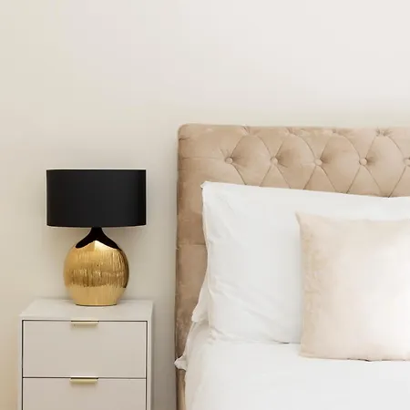 City Centre Modern Flat For 2 Adults And 1 Child 公寓 *