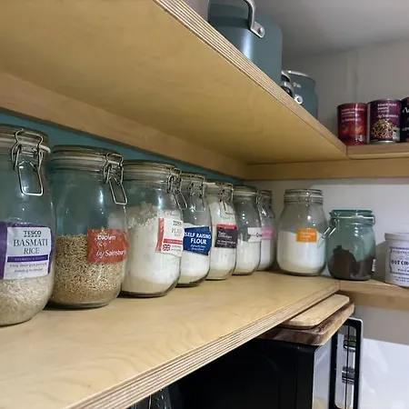 Artist Colony With Sauna And Private Garden, And Easy Walk To Centre Apartamento