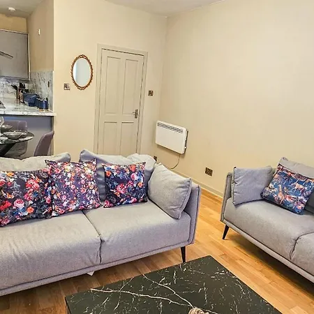 Royal Mile - Bright 2 Bedroom