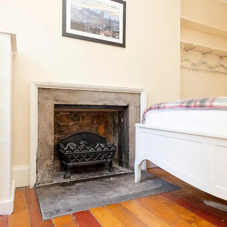 Joivy Beautiful Apartment, Private Garden, Calton Hill Apartmán Edinburgh