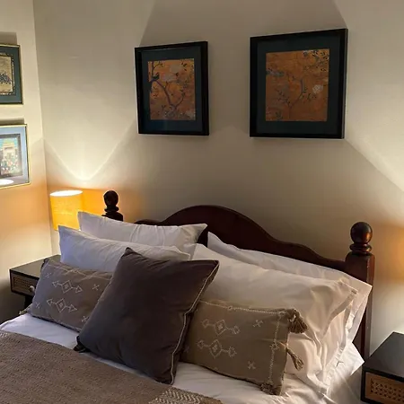 Stunning 1bd Flat In Centre - Pass The Keys Apartment