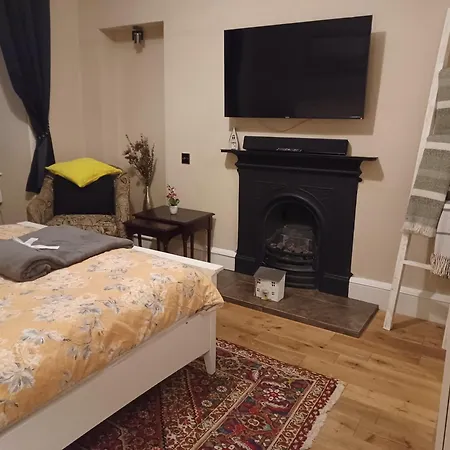 Murrayfield Spacious 2-bedroom אדינבורו
