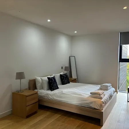 Stunning Park View Quartermile Close Proximity To Castle