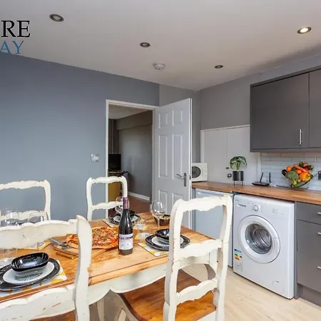 Stylish 3 Bedroom Apartment,