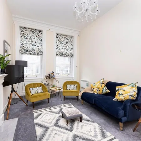 Stylish 2-bedroom Old Town Next To Royal Mile