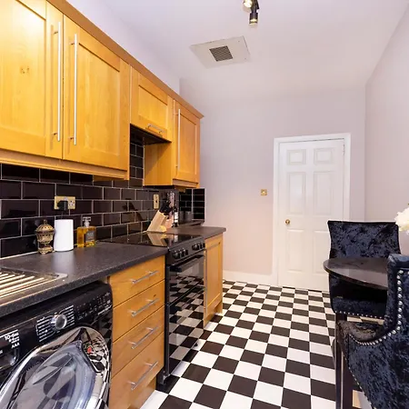 Stylish 2-bedroom Old Town Next To Royal Mile 아파트 *