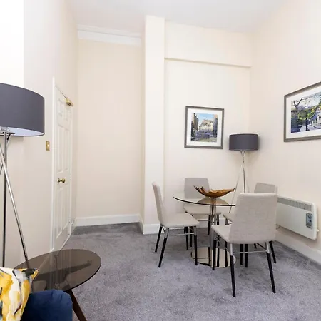 Stylish 2-bedroom Old Town Next To Royal Mile