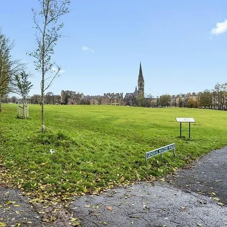 Апартаменты Spacious 3 Bed In Marchmont Эдинбург
