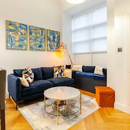 Cosy Apartment, Free Street Parking * אדינבורו