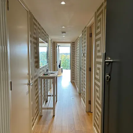 Stunning Park View Quartermile Close Proximity To Castle *