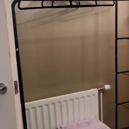 Cosy, Stylish Bedroom For Business And Work Travellers * Edinburgh