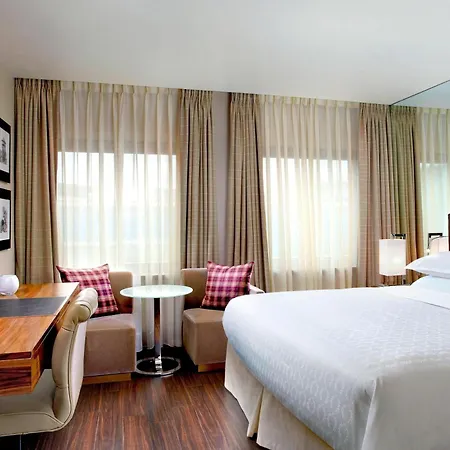 Hotel Sheraton Grand & 5*