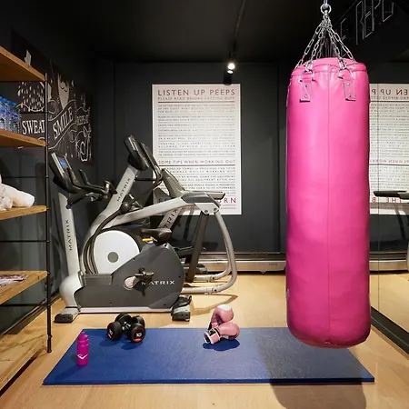 Moxy Fountainbridge Hotel 4*
