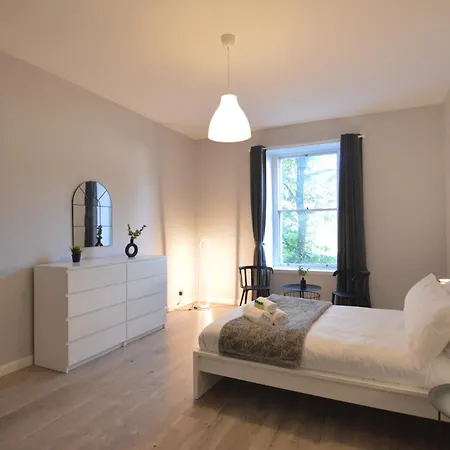 Apartment Upmarket Ground Floor In Morningside Edinburgh