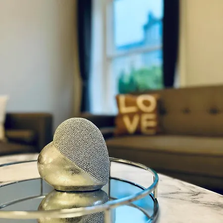 Apartment Upmarket Ground Floor In Morningside