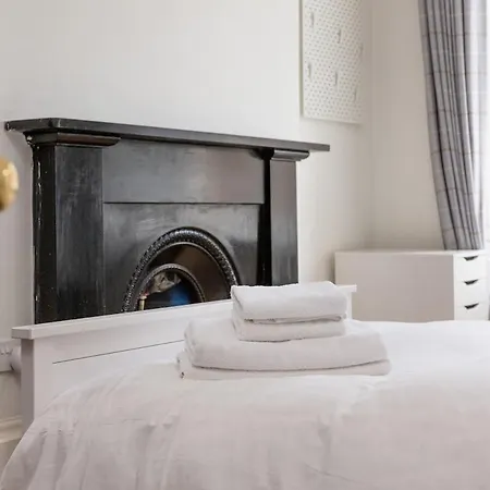 Spacious 3 Bed In Marchmont Lägenhet *