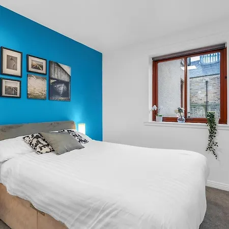 Modern 2 Bedroom In Centre * Edinburgh
