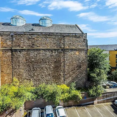 Modern 2 Bedroom In Centre Apartment Edinburgh