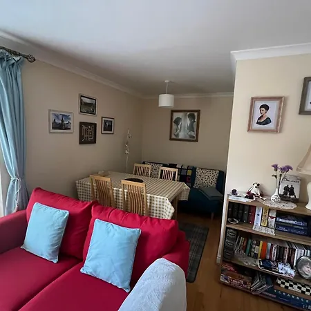 Old Town, Free Parking, Outlander Experience Edinburgh