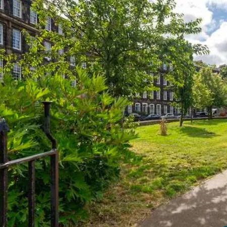 Apartmán The Gardners In Centre With Parking *