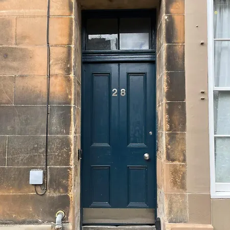 Light & Bright Apartment