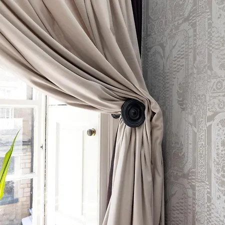 Elegant Flat Near Princes Street - Perfect Location, 24-7 Customer Support إدنبرة