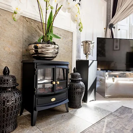Elegant Flat Near Princes Street - Perfect Location, 24-7 Customer Support Apartament *