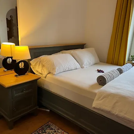 Δωμάτια σε οικογενειακή κατοικία Frans Place *