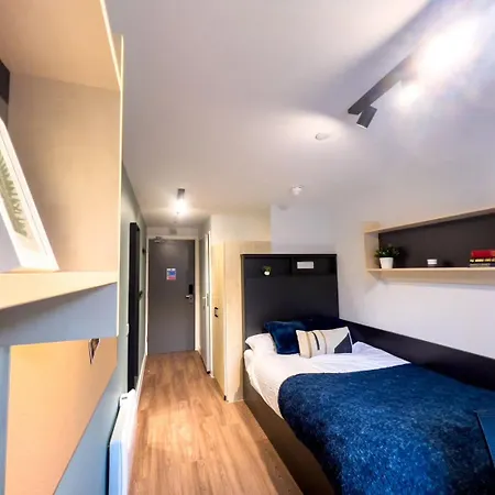 Premium Student-only At Portsburgh Court, Apartment *