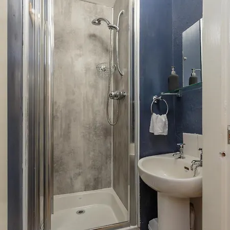 Cosy 1 Bed Flat Near City Centre * Edinburgh
