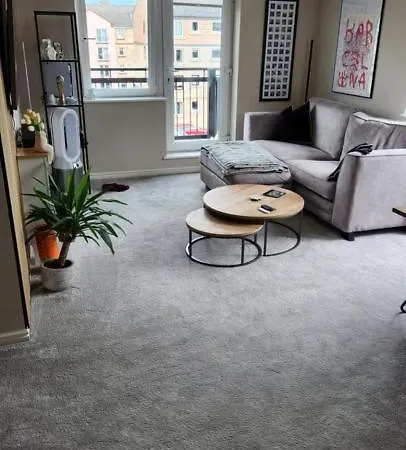 Modern In A Shared Flat Near Haymarket Kwatera prywatna Edynburg