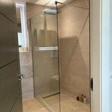 Breathtaking 5 Bedroom Townhouse In Murrayfield Location, Free Parking Вилла