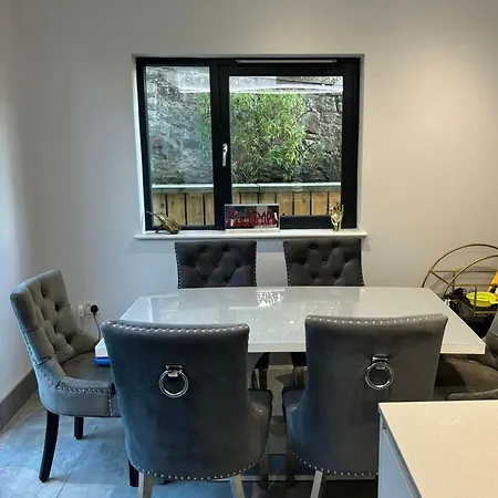 Вилла Breathtaking 5 Bedroom Townhouse In Murrayfield Location, Free Parking *