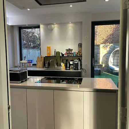 Breathtaking 5 Bedroom Townhouse In Murrayfield Location, Free Parking *