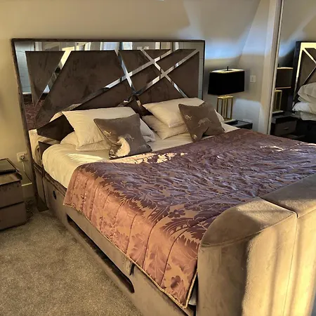 Вилла Breathtaking 5 Bedroom Townhouse In Murrayfield Location, Free Parking